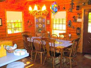 Spacious and Rustic Cabin Rental in the Woods near Catoctin Mountain Park, Maryland - Thurmont - 6