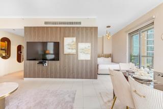 Durrani Homes - Modern Living 3br with Burj Khalifa and Fountain View - third room without partition - 3