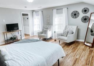 Large 4 Bedroom Home Close to Airport and IX Center - 3