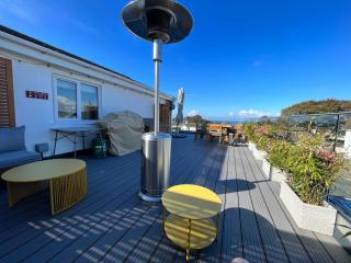 Luxury Carbis Bay St Ives 4-bedroom house, sea views, balcony, garden, parking, pet friendly - 1