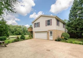 Natures Retreat Renovated with Quiet Pond Views - Canal Fulton - 2