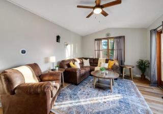 Natures Retreat Renovated with Quiet Pond Views - 0