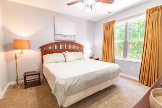 Pet Friendly Golf Paradise w Huge Pool and Hot Tub - North Myrtle Beach - 8