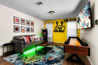 Luxury, Fire Pit Sleeps 15 + Gameroom + Formula 1 - Austin - 1
