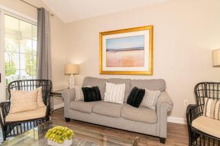 Massive Waterfront Pool Lakefront Condo Famous Barefoot Resort - North Myrtle Beach - 2