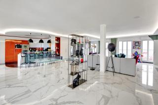 Luxury 406m2 Apartment for 8 with 3 Balconies - Puteaux - 1