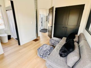 Contemporary Home B&B in Heart of Wine Country - 4
