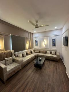 1000 SQ FT- 2 Bed Condo With Lift And Drawing Dining - Karatschi - 0