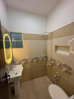 1000 SQ FT- 2 Bed Condo With Lift And Drawing Dining - Karatschi - 6