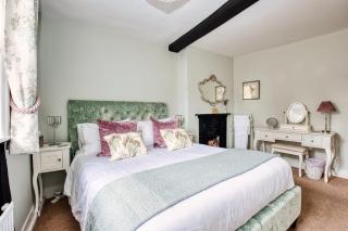 Royal Exchange House - Canterbury - 6