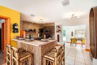 Vintage Vibes! Tiki Retreat - West Palm Beach - 3