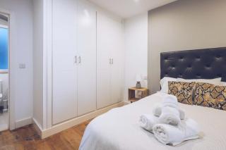 Stunning 2-BR Apartment in The Nook with Lift Access and Prime Central Location - Gibraltar - 6