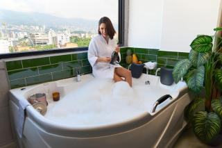 Estadio Jacuzzi Haven Cozy Rosa Negra Suite - Medellín - 0