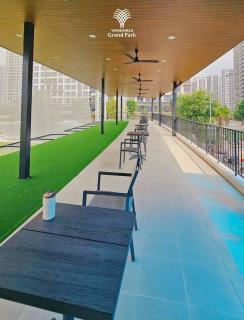 Lumiere 2BR view Garden Pool with Free Gym Swimming - 2