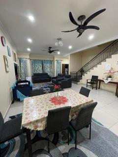 Utaqha Ventures Homestay - 1