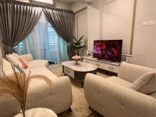 Luxury! Modern & Spacious 3BR suite - Austin Height 8-12pax - Johor Bahru - 9