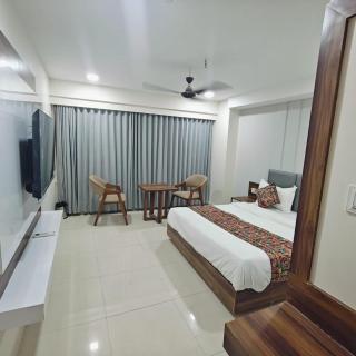 HOTEl MAPLE LEAF - 4