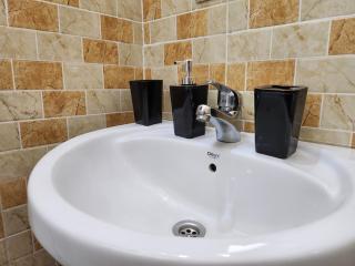 Bed, TV & Breakfast - 2