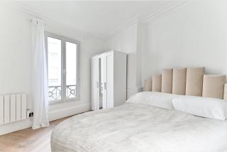 Modern Paris Moulin Rouge Apartment - Paris - 2