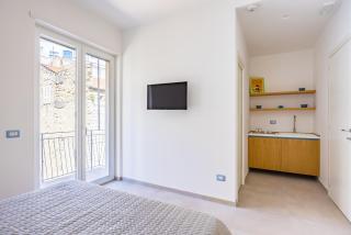 Brombeis Double Bedroom Center by NapoliApartments - 4