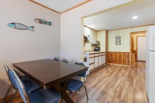 Artilla Cove Cabin 6 -Lake views- Pool & Hot Tub - Branson - 2
