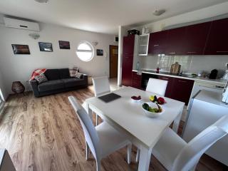 Apartment Milna Dante - Milna - 0