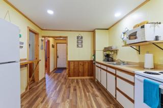 Artilla Cove Cabin 5- Lake views- Pool & Hot Tub - Branson - 2