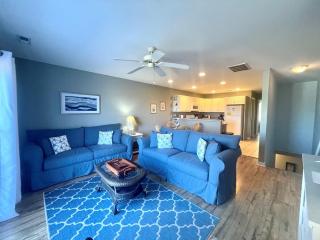 Community pool and private beach access - Surf City - 8