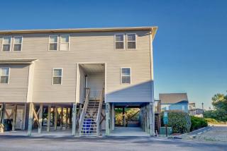 Community Pool with Private Beach Access - Surf City - 7