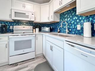 Oceanview Condo - Sea Coast Suites 18 in Surf City, NC - Surf City - 3