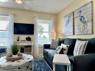 Sea Coast Suites 3 | Dog Friendly | Walking Distance to Everything - Surf City - 0
