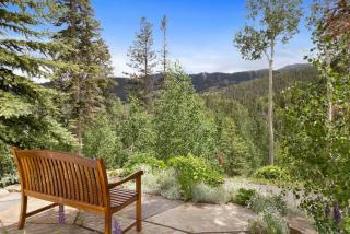 Hilltop Hideaway by Exceptional Stays - 3