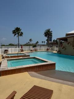 Family Fun & Sun - 2 pools! Isla Residences 150 Padre Blvd #402 - 0