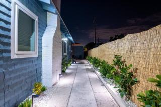 Stylish Cottage Retreat, Hot Tub, Bikes, Beach - West Palm Beach - 5