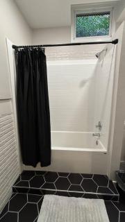 Eureka on Main Velvet Suite 102 - 1