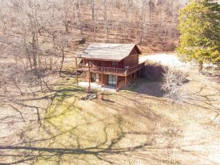 Redbud Valley Foxtail Cabin 6 - 8