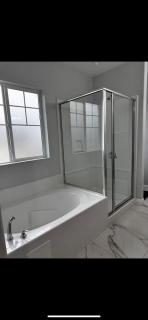 FIVE STAR- Your Home Away From Home - Bloomington - 6