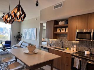 Chic 2BR Downtown Fort Lauderdale Apt w Pool - Fort Lauderdale - 2