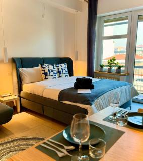 PS is just above the Subway M3 - 9mins to Duomo - 6