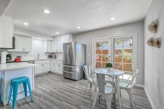 F-65 Adventure House - Anaheim - 6
