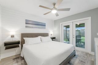 Blue & Red Neptune by Nautical Properties Vacation Rentals - Panama City Beach - 3