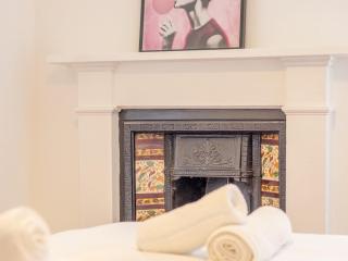 Pass the Keys Victoria Road Queens Park View - 7