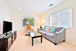 F-56 Winnie the Poohs Treehouse - Anaheim - 2