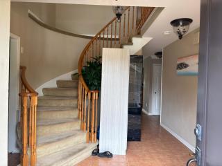 Home away Home - Markham - 4