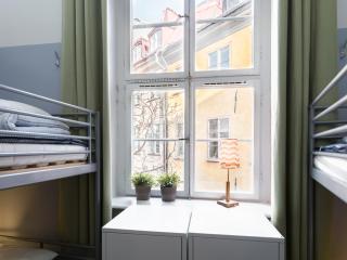 Castanea Old Town Hostel - 2