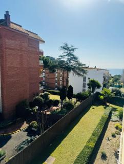 Simpático piso con 2 piscinas y vistas al mar - Lloret de Mar - 0