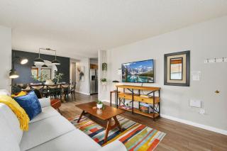 Old Town Basecamp 6 Blocks to Old Town Square - 7