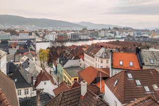 DINBNB Apartments l 50m to Bryggen l 16 Guest l 3 Apt l Balcony l View - Bergen - 4
