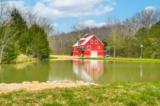 The Lodge at Crider Creek Getaway on 140 Acres! - Owensville - 0