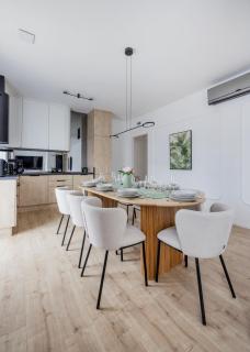 Penthouse with City View and Parking for Two - Budapest - 2
